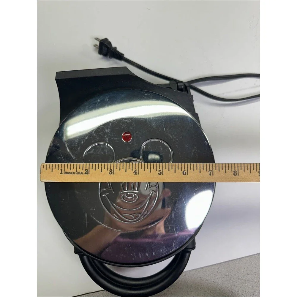 VillaWare Mickey's Single Waffler, Chrome Breakfast Waffle Maker Cosmetic Damage